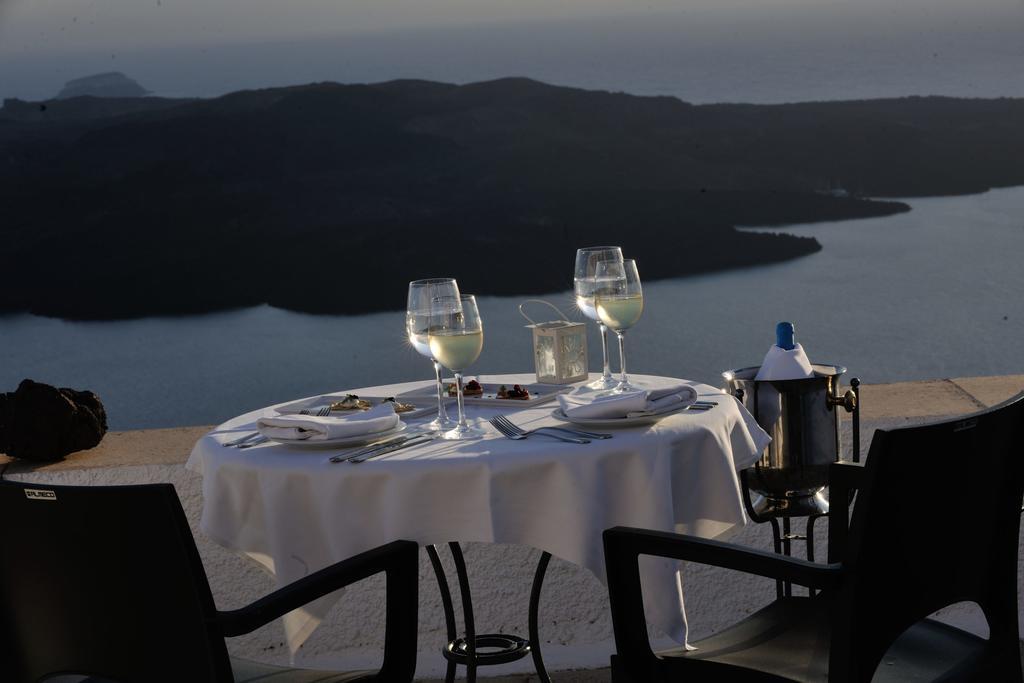 Aigialos Luxury Traditional Settlement 5* Fira (Santorini)